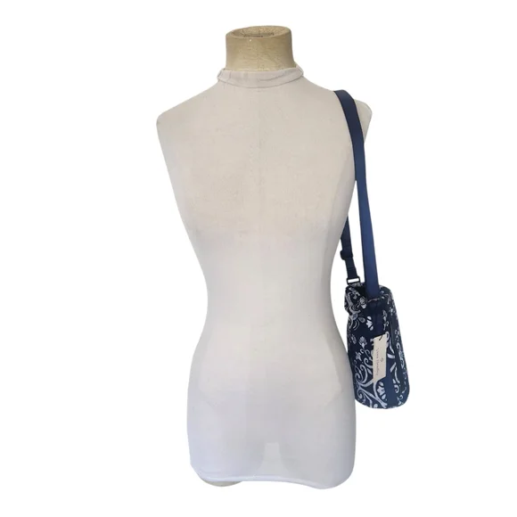 NEW Vera Bradley Water Bottle Crossbody Gym Travel Bag Steel Blue Medallion - Picture 9 of 12